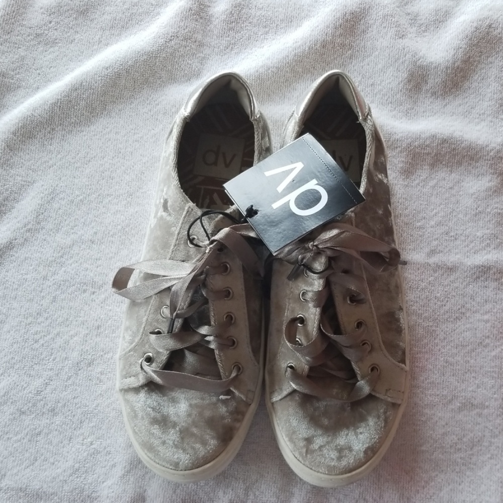 Brand New DV SHOES